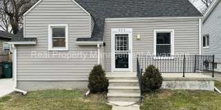 Cute 3-Bedroom Updated Bungalow Minutes from Downtown Ferndale! Gallery 1