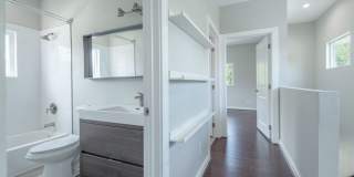 817 Potomac Gallery 30