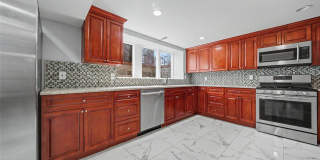 635 E Lincoln Avenue Gallery 1