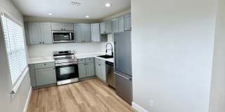 Downtown Clermont - Beautifully Renovated 2-Bed/1-Bath Upstairs Unit with Stunning Lake Minneola Views- Gallery 18