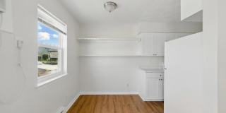 711 Easy Street Gallery 4