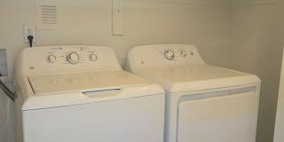 MOVE IN SPECIAL: $300 off the first full month of rent! Gallery 18