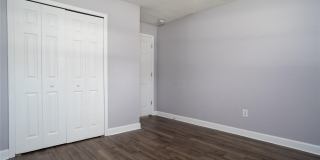 437 E OAKWOOD Avenue Gallery 13