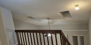 2 bedroom + loft, 2 bathroom townhome near UCF Gallery 15