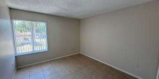 Spacious 2 bedroom/1 Bathroom End Unit Upstairs Condo. Gallery 17