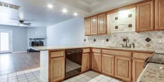 GREAT 2BED 2 BATH 2 CAR GARAGE TOWNHOME MINUTES FROM TURNPIKE!!!! Gallery 17
