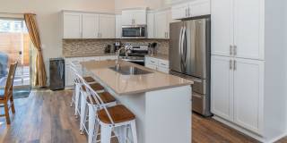 Furnished Spacious Home, Fully Equipped Kitchen, Garage Included Gallery 4