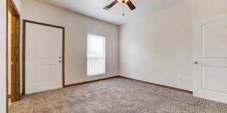 !!50 Percent off your 1st Months Rent!! Spacious 1BD/1BTH Apartment with a Private Balcony in the Heart of Norman! Gallery 23