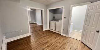 Updated 3 Bedroom 1.5 Bath Townhome w/ Paved Yard + Washer & Dryer Gallery 6