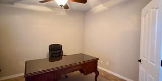 Longterm unfurnished - RV Garage Gallery 18