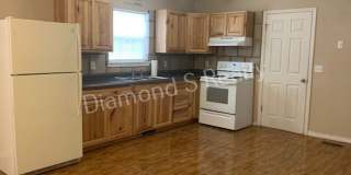 3 Bedrooms / 1 Bath!  Cute and Charming Home Available Early May! Gallery 7
