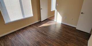 College Station - 4 bedroom / 4 bath / 3rd story condo / Pool on site. Gallery 9