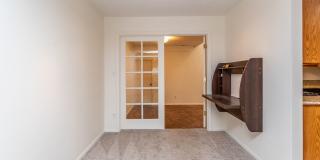 Beautifully Maintained Townhome with Fantastic Amenities Gallery 16