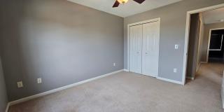 3 Bedroom Duplex in Normal! Gallery 16
