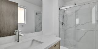 Fully Renovated 3BD Upper Duplex with Garage & Garden in West Seattle Gallery 18