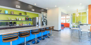 3 Square Apartments Gallery 2