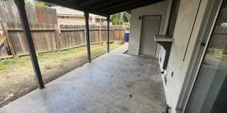 3 Bedroom/2 Bath House Close to Shopping Gallery 14