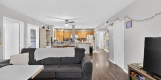 123 E ERIE Drive Gallery 12
