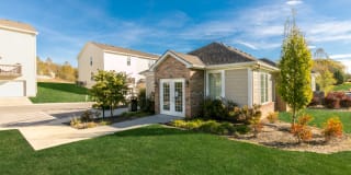 Parkway Oaks Townhomes and Duplexes Gallery 2