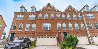 Lovely Townhome with 2 Car Garage Lovely Townhome with 2 Car Garage Gallery 1