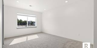 Gorgeous! Brand New 3 Bedroom Townhome in Eagle Point Gallery 8
