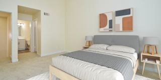 Summit At Warner Center Gallery 36