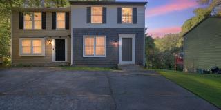 Charming 3BR Townhome in Decatur. Housing authority tenants Preferred Gallery 1