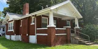 Charming 3 bedroom 1 bathroom home within walking distance to MSU Gallery 1