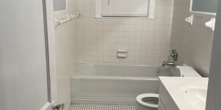 South Highlands Apartment, All Appliances Included Gallery 9