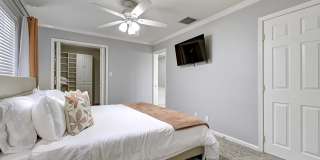 1027 W 19TH Street Gallery 57