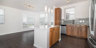 Radius Uptown Apartments Gallery 5