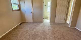 4 Bedroom Home in Villa Loma-Available NOW Gallery 39