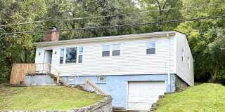 3 Bed/1.5 Bath House for Rent - Private Setting, Offstreet Parking - Single Family House - Cincinnati 3 Bed/1.5 Bath House for Rent - Private Setting, Offstreet Parking - Single Family House - Cincinnati Gallery 1