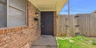 Adorable 2 bedroom 1 bath close to hospitals! Gallery 1