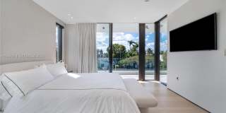 1045 W 47th Ct Gallery 23