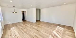 Remodeled 3-BR Home in Bloomington Gallery 12