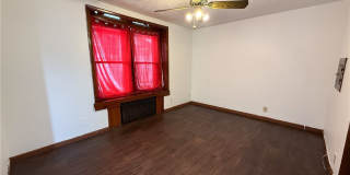 987 Boone Street Gallery 17