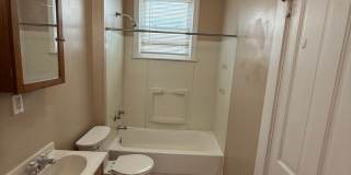 2 bedroom duplex in the highlands! Gallery 12