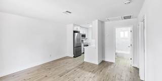 Updated Two Bedroom, One Bath Duplex located Near Downtown Palmetto Gallery 6