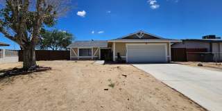 Charming and Comfortable - 4bd / 2bth - Move In Ready Home! Natural Gas and Sewer! Gallery 1