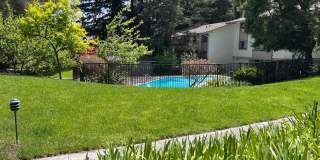 3BD/2BA – Updated Condo in Coveted Downtown Saratoga, Steps from Wildwood Park Gallery 14