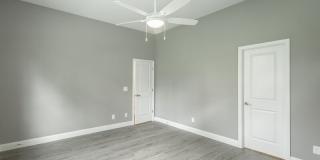 549 Strong Avenue Gallery 16