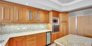 2777 Paradise Road Gallery 15