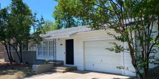 3/1 house with garage, fenced backyard, walk to TSU Gallery 1