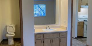 Rent Special: 1/2 Off June's Rent!! Second Floor 3 Bedroom apartment Gallery 32