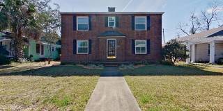 Cozy Upstairs Retreat in Prime San Marco Location! Gallery 1