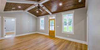 807 Cherokee Ave Unit A **Move In Special!** Gallery 4