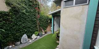 Private Venice Bungalow Near Abbot Kinney | 1BR + Office, 2 Baths, Garden Patio Gallery 30