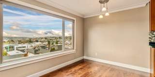 1 Bedroom 1 Bathroom Eastlake Condo W/ Stunning Views Gallery 3