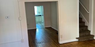 3 bedroom, 1 bath, 2 story half double house Gallery 4